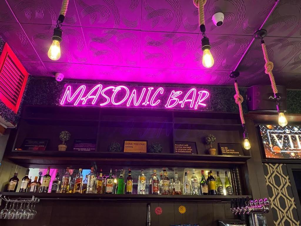 Masonic Hotel Waitara Dış mekan fotoğraf