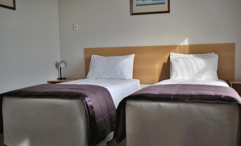 Masonic Hotel Waitara Oda fotoğraf