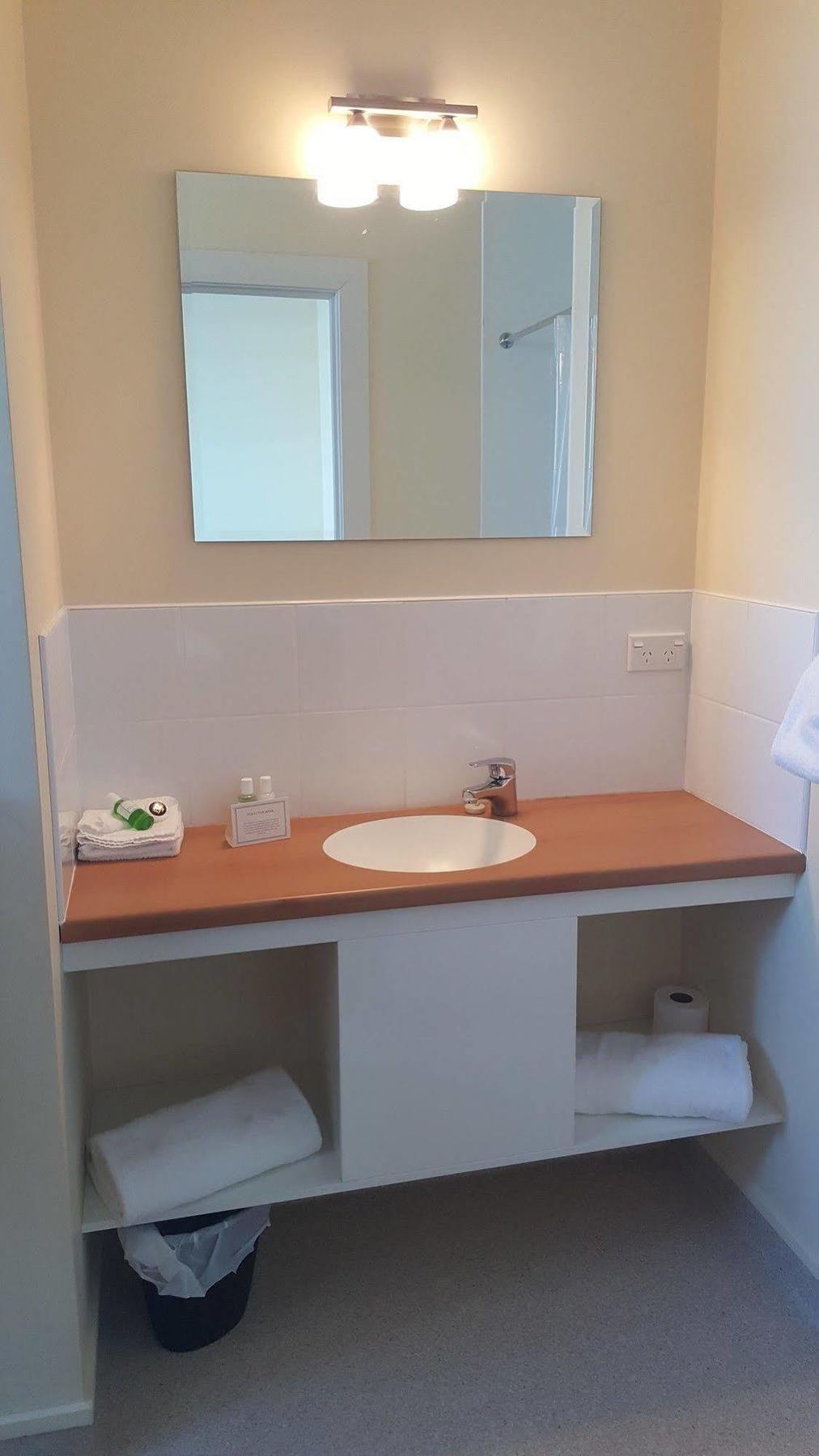 Masonic Hotel Waitara Dış mekan fotoğraf