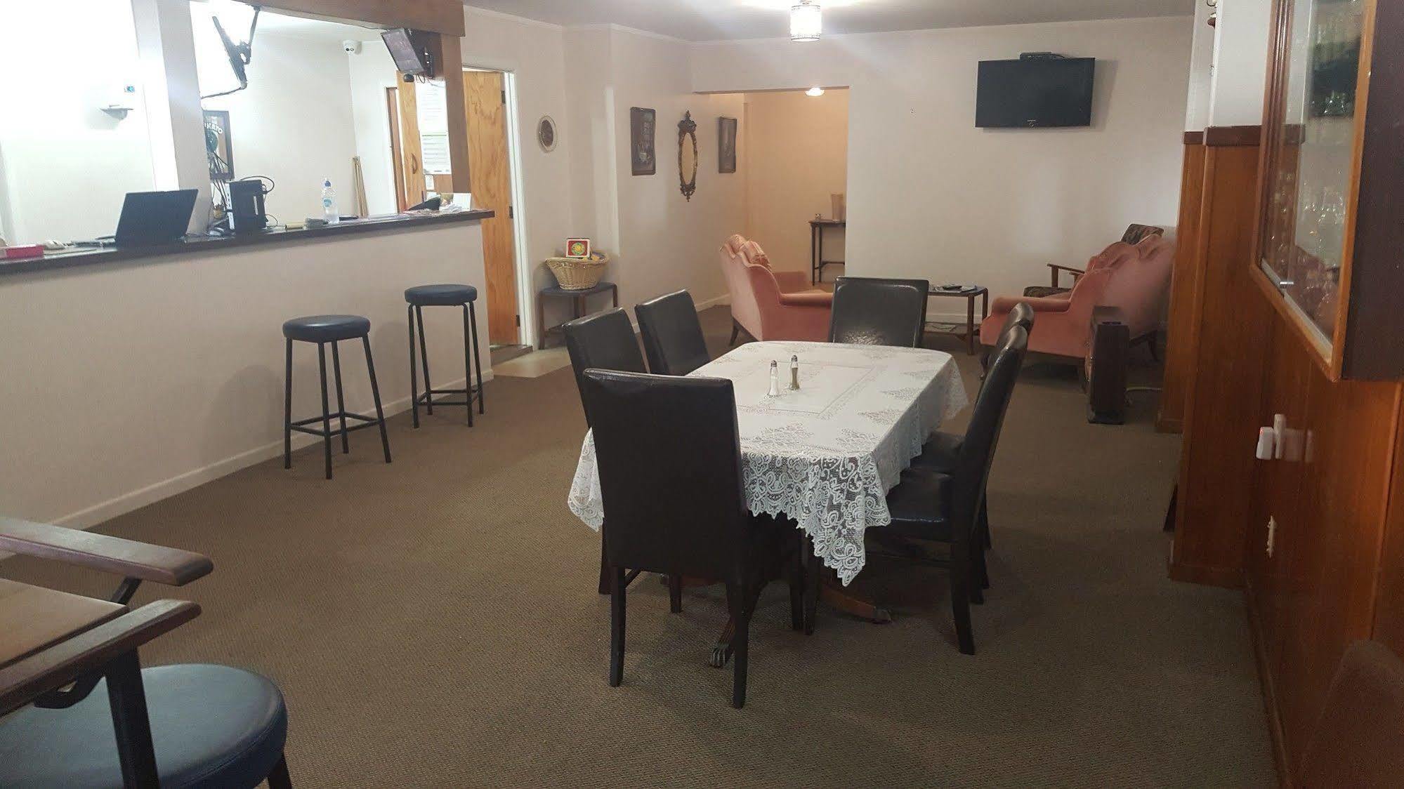 Masonic Hotel Waitara Dış mekan fotoğraf